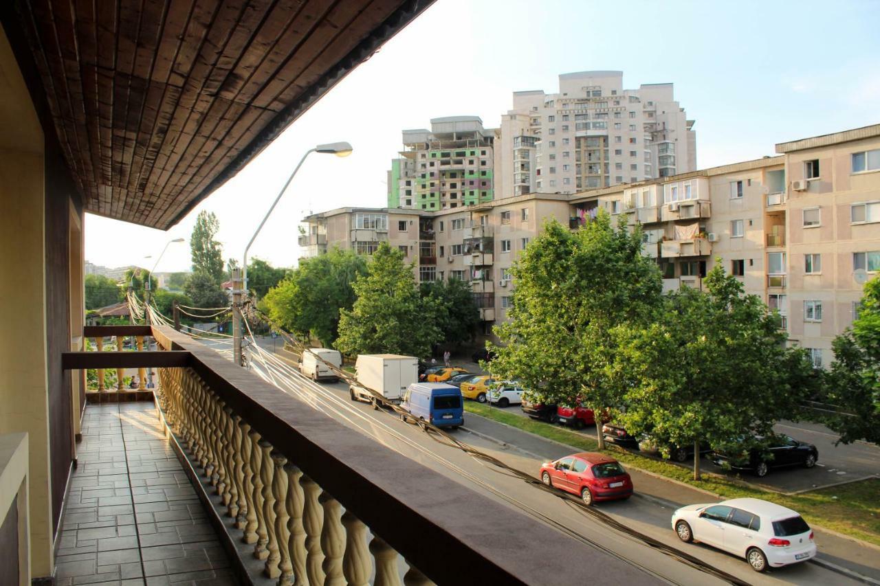 Collosal Apartment With Garden Bucharest Exterior photo